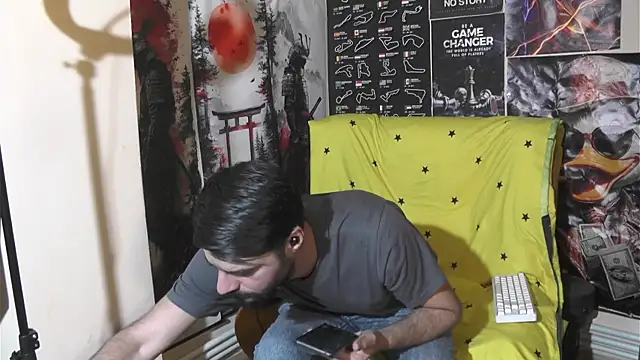 Snapshot of 00george chatting on 02.27.26 00george online show from 02.27.26