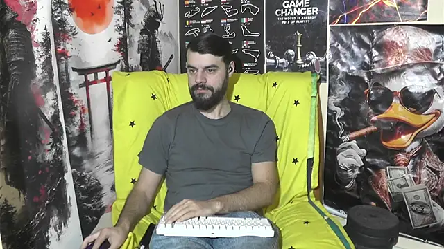 Snapshot of 00george chatting on 03.01.26 00george online show from 03.01.26