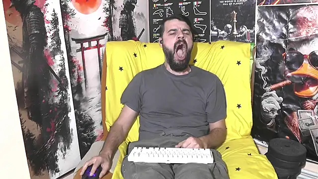 Snapshot of 00george chatting on 03.04.26 00george online show from 03.04.26