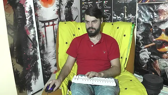 Snapshot of 00george chatting on 03.05.26 00george online show from 03.05.26