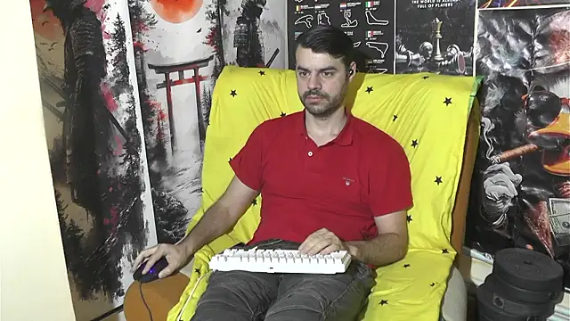 Snapshot of 00george chatting on 03.10.26 00george online show from 03.10.26