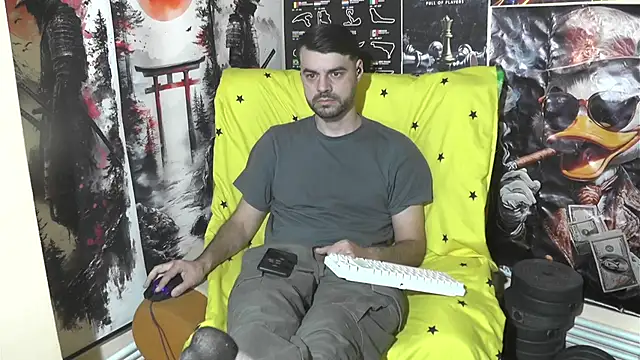 Snapshot of 00george chatting on 03.13.26 00george online show from 03.13.26