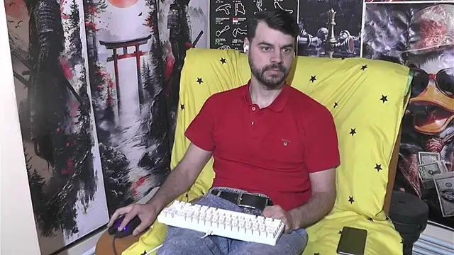 Snapshot of 00george chatting on 03.31.26 00george online show from 03.31.26