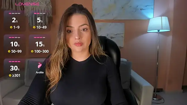 Snapshot of AmyWood chatting on 12.15.24 AmyWood online show from 12.15.24