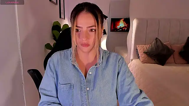 AmyWood online show from 06.09.26