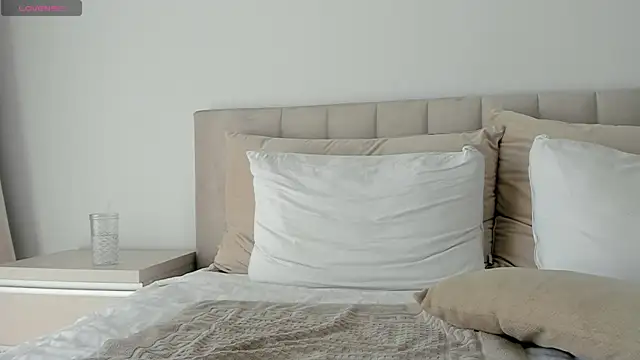 VickyStonee online show from 06.19.26