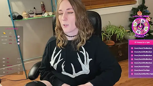 Snapshot of luluvaladon chatting on 01.09.25 luluvaladon online show from 01.09.25