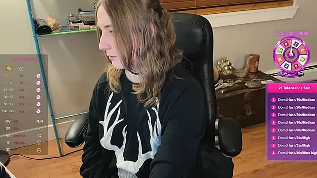 Snapshot of luluvaladon chatting on 02.02.25 luluvaladon online show from 02.02.25