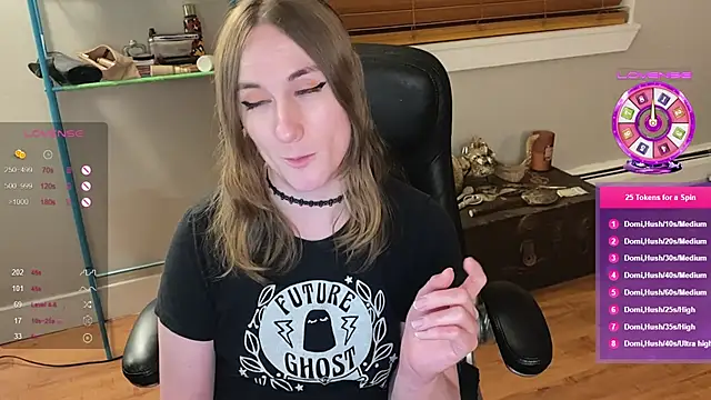 Snapshot of luluvaladon chatting on 02.06.25 luluvaladon online show from 02.06.25