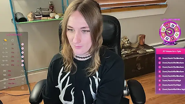 Snapshot of luluvaladon chatting on 02.11.25 luluvaladon online show from 02.11.25