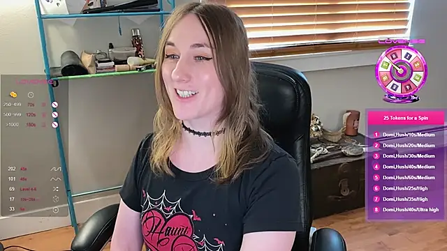 Snapshot of luluvaladon chatting on 03.02.25 luluvaladon online show from 03.02.25