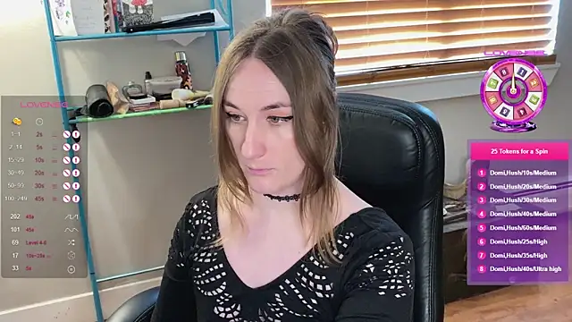 Snapshot of luluvaladon chatting on 03.08.25 luluvaladon online show from 03.08.25