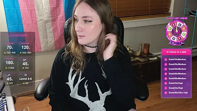 Snapshot of luluvaladon chatting on 09.18.25 luluvaladon online show from 09.18.25