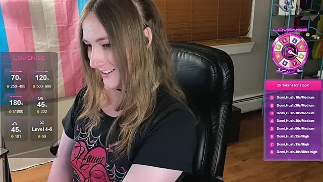 Snapshot of luluvaladon chatting on 11.23.25 luluvaladon online show from 11.23.25