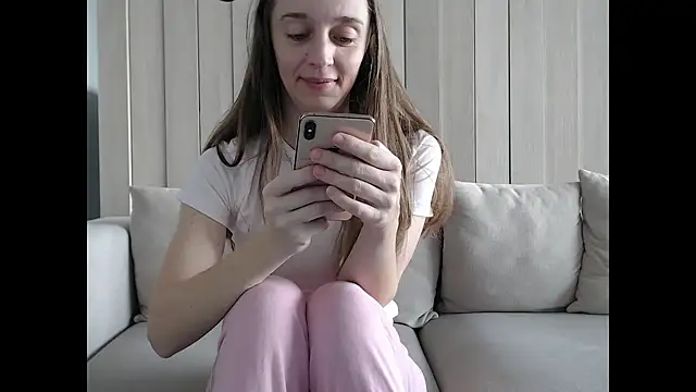 ShySchoolGirl online show from 03.05.25