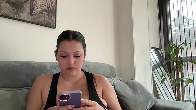 Snapshot of MarcellaGriffin chatting on 03.04.25 MarcellaGriffin online show from 03.04.25