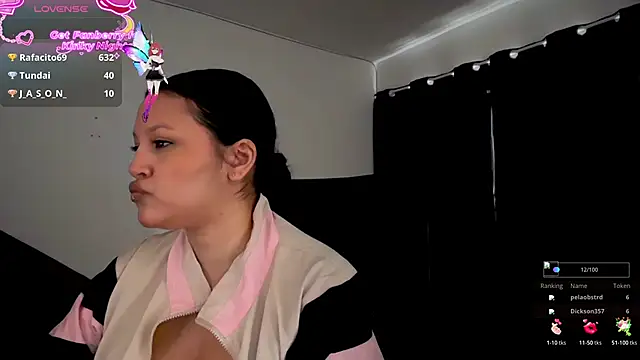 Snapshot of MarcellaGriffin chatting on 12.01.25 MarcellaGriffin online show from 12.01.25