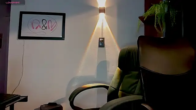 Snapshot of MarcellaGriffin chatting on 06.18.26 MarcellaGriffin online show from 06.18.26