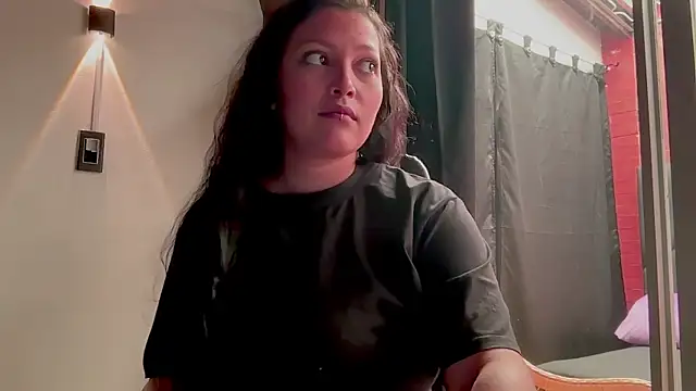 Snapshot of MarcellaGriffin chatting on 06.24.26 MarcellaGriffin online show from 06.24.26