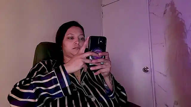 Snapshot of MarcellaGriffin chatting on 06.29.26 MarcellaGriffin online show from 06.29.26