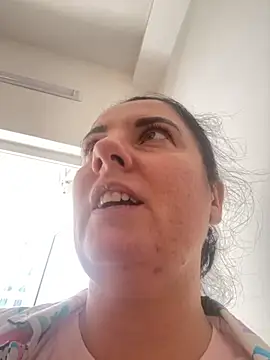 Snapshot of alisiaparril chatting on 11.13.25 alisiaparril online show from 11.13.25