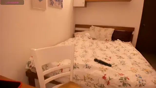 Snapshot of alisiaparril chatting on 11.15.25 alisiaparril online show from 11.15.25