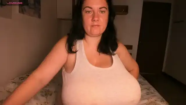 Snapshot of alisiaparril chatting on 11.23.25 alisiaparril online show from 11.23.25