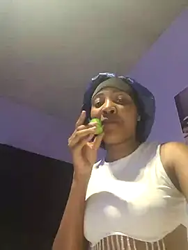 Snapshot of BlueberryDiamond chatting on 01.13.25 BlueberryDiamond online show from 01.13.25