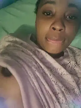 Snapshot of BlueberryDiamond chatting on 02.15.25 BlueberryDiamond online show from 02.15.25