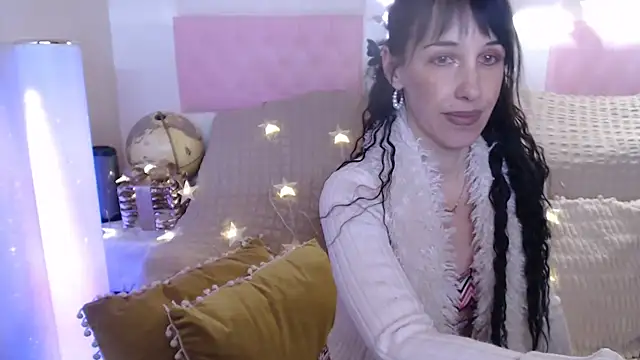 Snapshot of -carla- chatting on 12.26.24 -carla- online show from 12.26.24