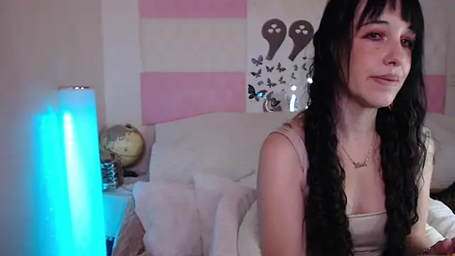 Snapshot of -carla- chatting on 11.27.25 -carla- online show from 11.27.25