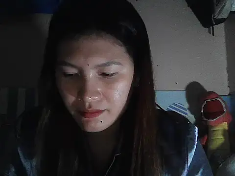 leamorena online show from 12.15.25