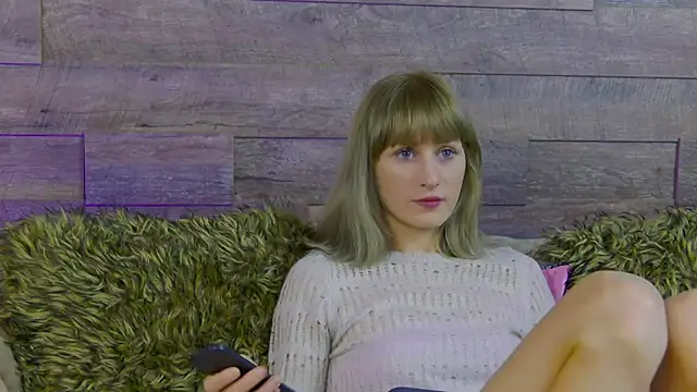 Snapshot of SiennaShapiro chatting on 09.18.25 SiennaShapiro online show from 09.18.25