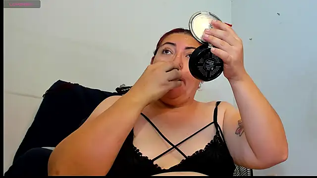 Snapshot of abigail_curvy chatting on 08.01.26 abigail curvy online show from 08.01.26