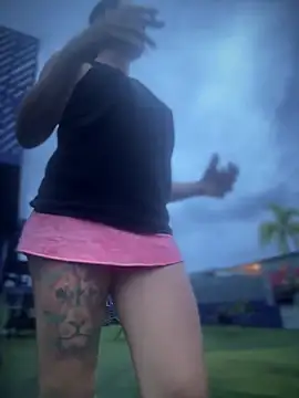 LilliThelo online show from 11.20.25