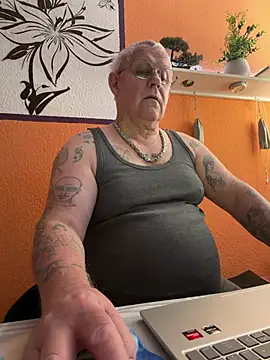 Snapshot of smaili1513 chatting on 01.16.26 smaili1513 online show from 01.16.26