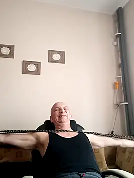 Snapshot of bigcock_marusz chatting on 03.11.25 bigcock marusz online show from 03.11.25