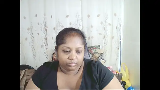 Snapshot of Indiantasha chatting on 11.19.25 Indiantasha online show from 11.19.25