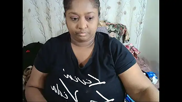 Snapshot of Indiantasha chatting on 11.27.25 Indiantasha online show from 11.27.25