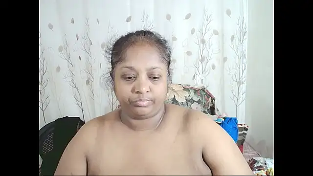 Snapshot of Indiantasha chatting on 11.28.25 Indiantasha online show from 11.28.25