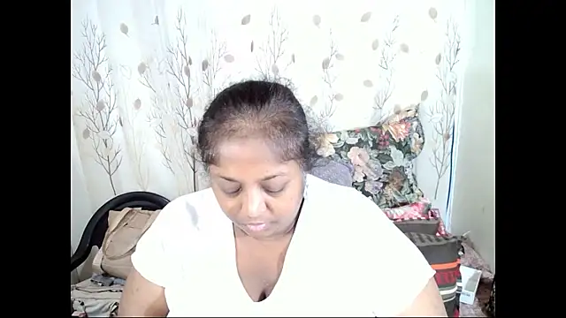 Snapshot of Indiantasha chatting on 06.16.26 Indiantasha online show from 06.16.26