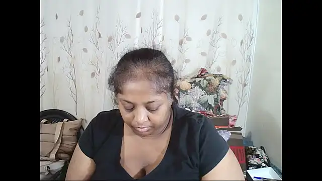 Snapshot of Indiantasha chatting on 06.17.26 Indiantasha online show from 06.17.26