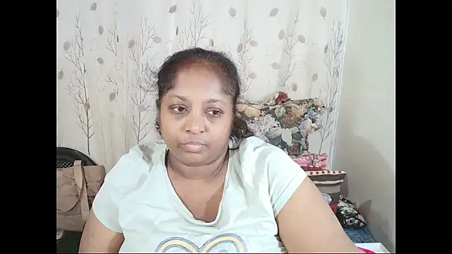 Snapshot of Indiantasha chatting on 06.24.26 Indiantasha online show from 06.24.26