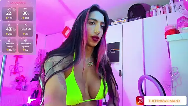 Snapshot of Theexoticgirl chatting on 12.19.24 Theexoticgirl online show from 12.19.24