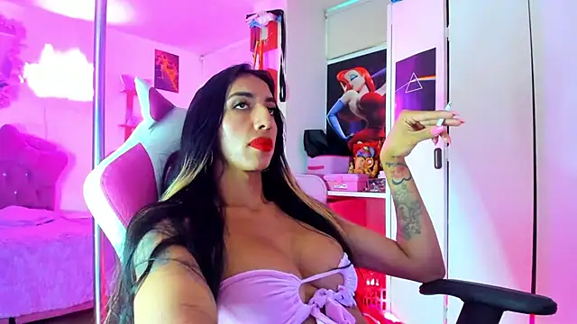 Snapshot of Theexoticgirl chatting on 10.26.25 Theexoticgirl online show from 10.26.25