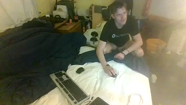 Snapshot of londonfuckwhore chatting on 01.14.25 londonfuckwhore online show from 01.14.25