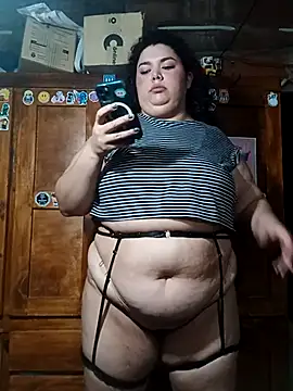 Snapshot of artemisabbw chatting on 12.20.25 artemisabbw online show from 12.20.25