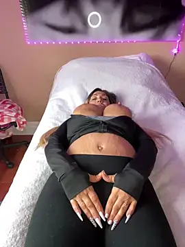 LittleMissEeve online show from 02.26.25