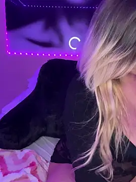 LittleMissEeve online show from 03.16.25