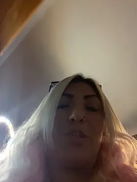 LittleMissEeve online show from 09.15.25